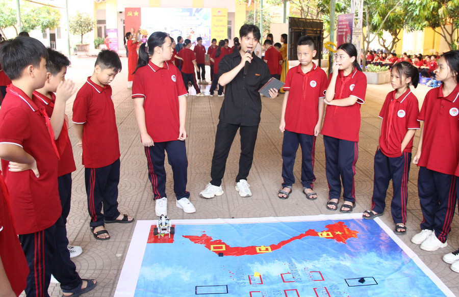 MM886 slot game, bắn cá, lô đề, đá gà được làm quen và giới thiệu về robot thông minh. img-2268.jpg