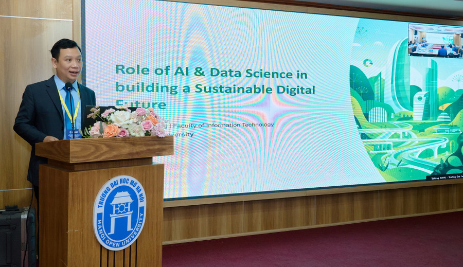 2-ts-dinh-tuan-long-truong-khoa-cong-nghe-thong-tin.jpg