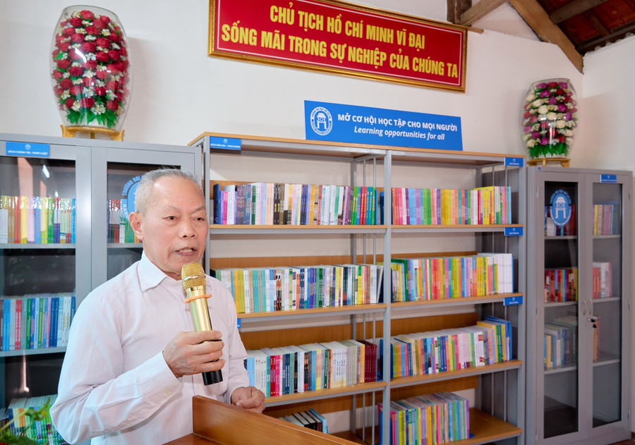 Ông Đỗ Văn Trọng – Bí thư Chi bộ, Trưởng thôn Lại Ốc, xã Nghĩa Trụ (Hưng Yên). tusach-2.jpg