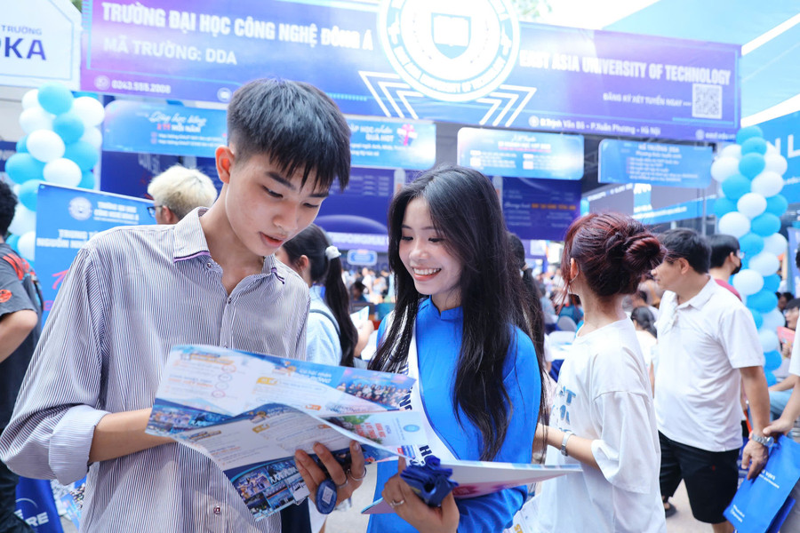 Đăng nhập vào MM886 Việt Nam tham dự Ngày hội lựa chọn nguyện vọng xét tuyển 2025. diemchuanjpg1.jpg