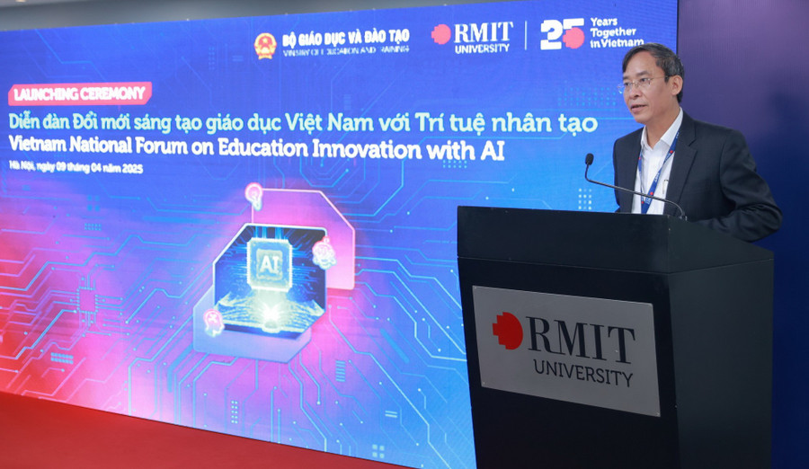 Ông Vũ Minh Đức – Cục trưởng Cục Nhà giáo và Cán bộ quản lý giáo dục (Bộ GD&ĐT) phát biểu tại Lễ phát động. ai-1.jpg