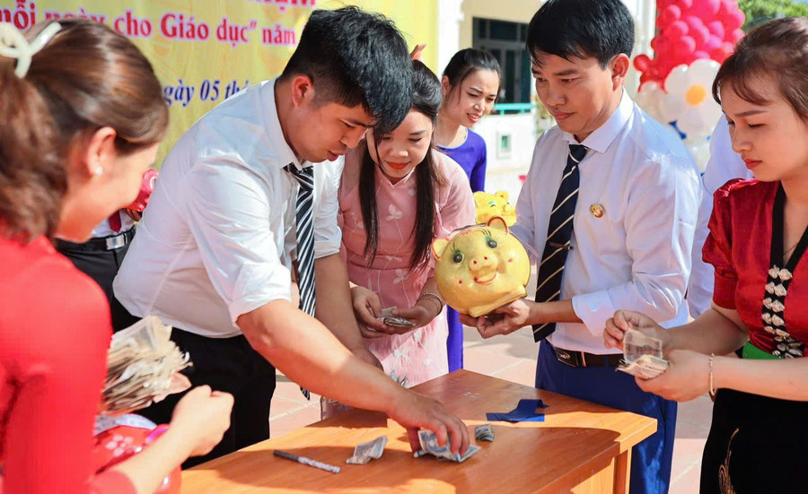 Mô hình nuôi lợn tiết kiệm của Trường Phổ thông 1MM88.com tỷ lệ kèo World Cup 2026 nội trú THPT Nà Hỳ. dantocthieuso.jpg