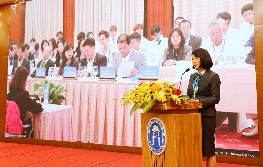 TS Nguyễn Thị Thu Hương phát biểu đề dẫn hội thảo. 2-ts-nguyen-thi-thu-huong-tk-kinh-te-truong-dh-mo-ha-noi.jpg