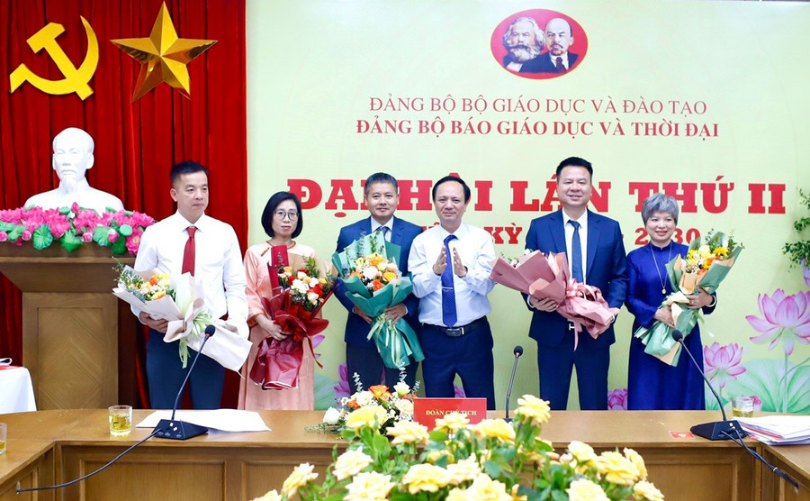 Ban chấp hành Đảng bộ Báo Giáo dục và Thời đại nhiệm kỳ 2025 - 2030 ra mắt 2MM88.com trò chơi casino và slot. baogiaoducvathoidaijpg6.jpg