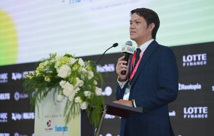 Ông Nguyễn Tiến Nam - Chủ tịch Tập đoàn SunUni Global chia sẻ tại chương trình. tienganh-2.jpg