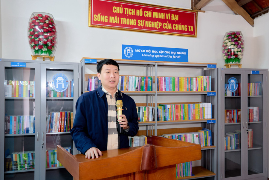 Ông Phạm Trung Thành – Bí thư Đảng ủy, Chủ tịch HĐND xã Nghĩa Trụ phát biểu. tusach-3.jpg