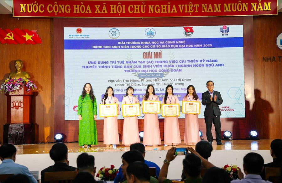 Nhóm MM888 Việt Nam Tải App Khoa Ngoại ngữ của Trường ĐH Công đoàn nhận Giải Nhì tại Giải thưởng Khoa học và Công nghệ dành cho MM888 Việt Nam Tải App trong các cơ sở giáo dục MM888 bảo mật tuyệt đối năm 2025.