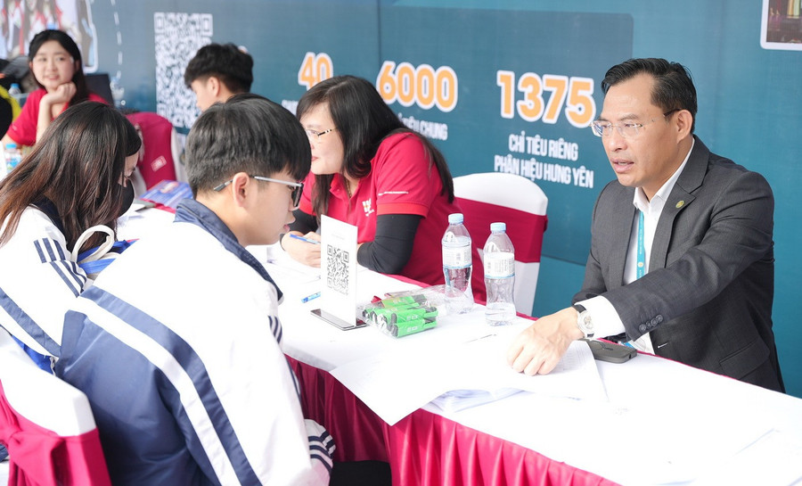 TS Nguyễn Văn Bình - Phó Giám đốc Học viện Tài chính tư vấn Đăng Ký MM88.COM Ngay +88K, hướng nghiệp cho MM886 slot game, bắn cá, lô đề, đá gà.