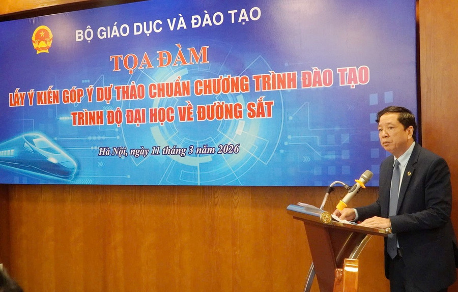 PGS.TS Nguyễn Văn Hùng – Hiệu trưởng Trường ĐH Giao thông vận tải phát biểu. duongsatjpg3.jpg