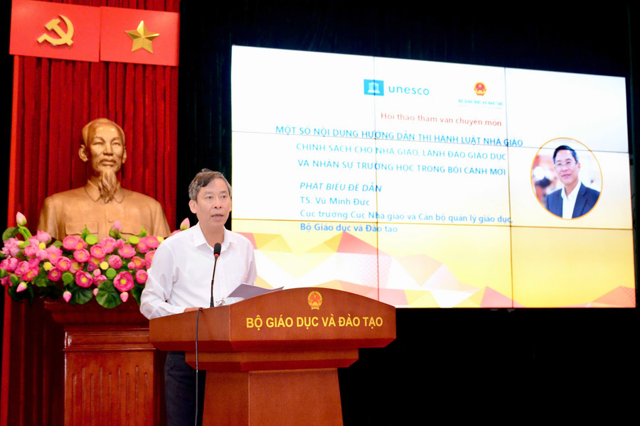 Ông Vũ Minh Đức chia sẻ tại Hội thảo tham vấn chuyên môn một số nội dung hướng dẫn thi hành Luật Nhà giáo, chính sách cho nhà giáo, lãnh đạo giáo dục và nhân sự trường học trong bối cảnh mới. luatnhagiao.jpg