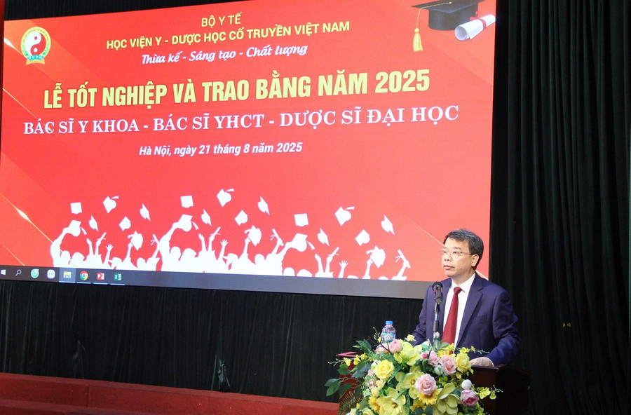 PGS.TS Nguyễn Quốc Huy – Giám đốc Học viện Y – Dược học cổ truyền Việt Nam phát biểu tại Lễ MM88dangnhap nhà cái World Cup 2026 và trao bằng năm 2025 - sáng 21/8. img-2565.jpg