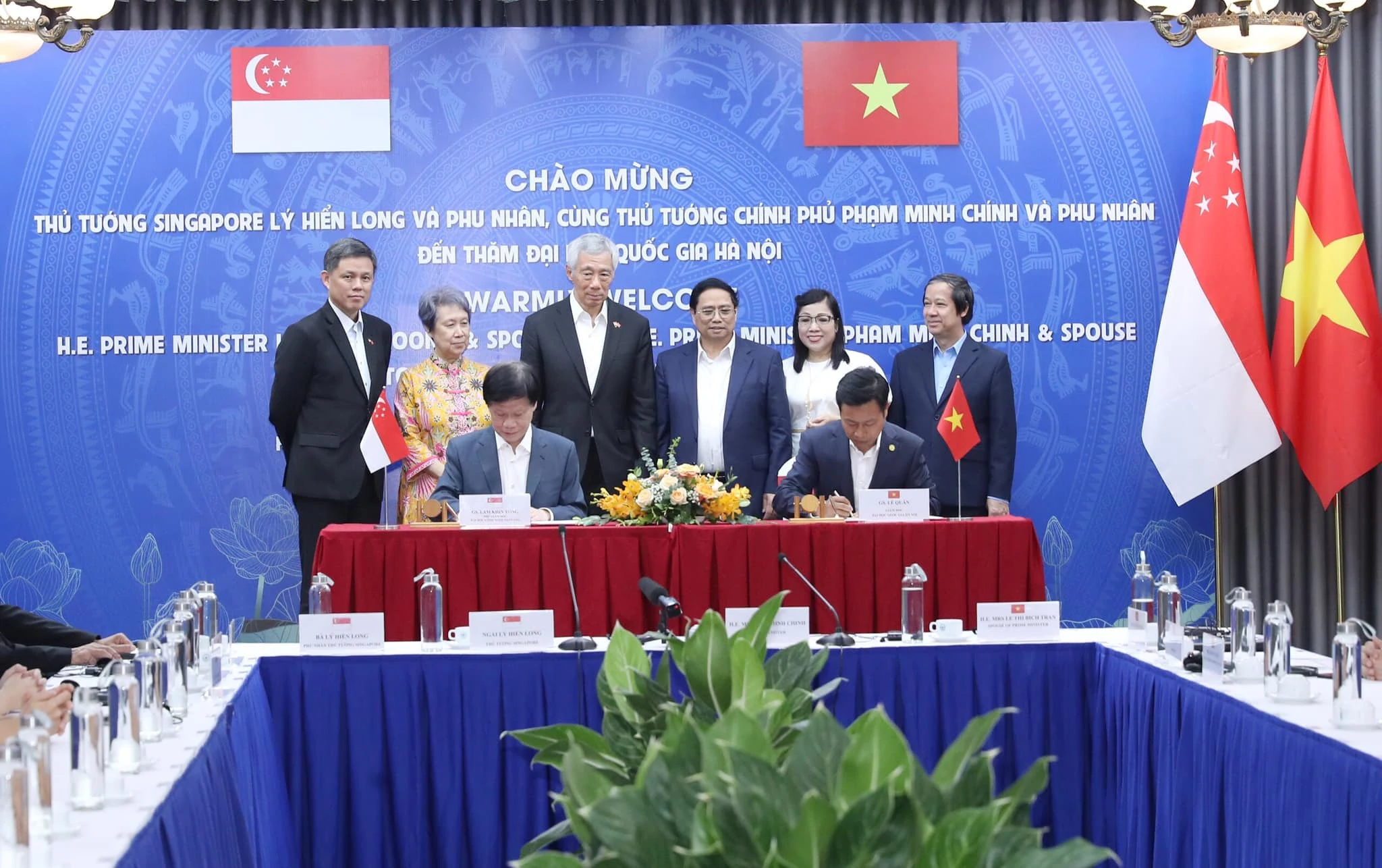 Nhân dịp này, ĐHQG Hà Nội, ĐHQG TP.Hồ Chí Minh cùng ĐH Công nghệ Nanyang (NTU - Singapore) ký kết văn bản thỏa thuận hợp tác giữa trong lĩnh vực trao đổi cán bộ, giảng viên, MM888 Việt Nam Tải App và nghiên cứu khoa học. Ảnh: VNU Nhân dịp này, ĐHQG Hà Nội, ĐHQG TP.Hồ Chí Minh cùng ĐH Công nghệ Nanyang (NTU - Singapore) ký kết văn bản thỏa thuận hợp tác giữa trong lĩnh vực trao đổi cán bộ, giảng viên, MM888 Việt Nam Tải App và nghiên cứu khoa học. Ảnh: VNU