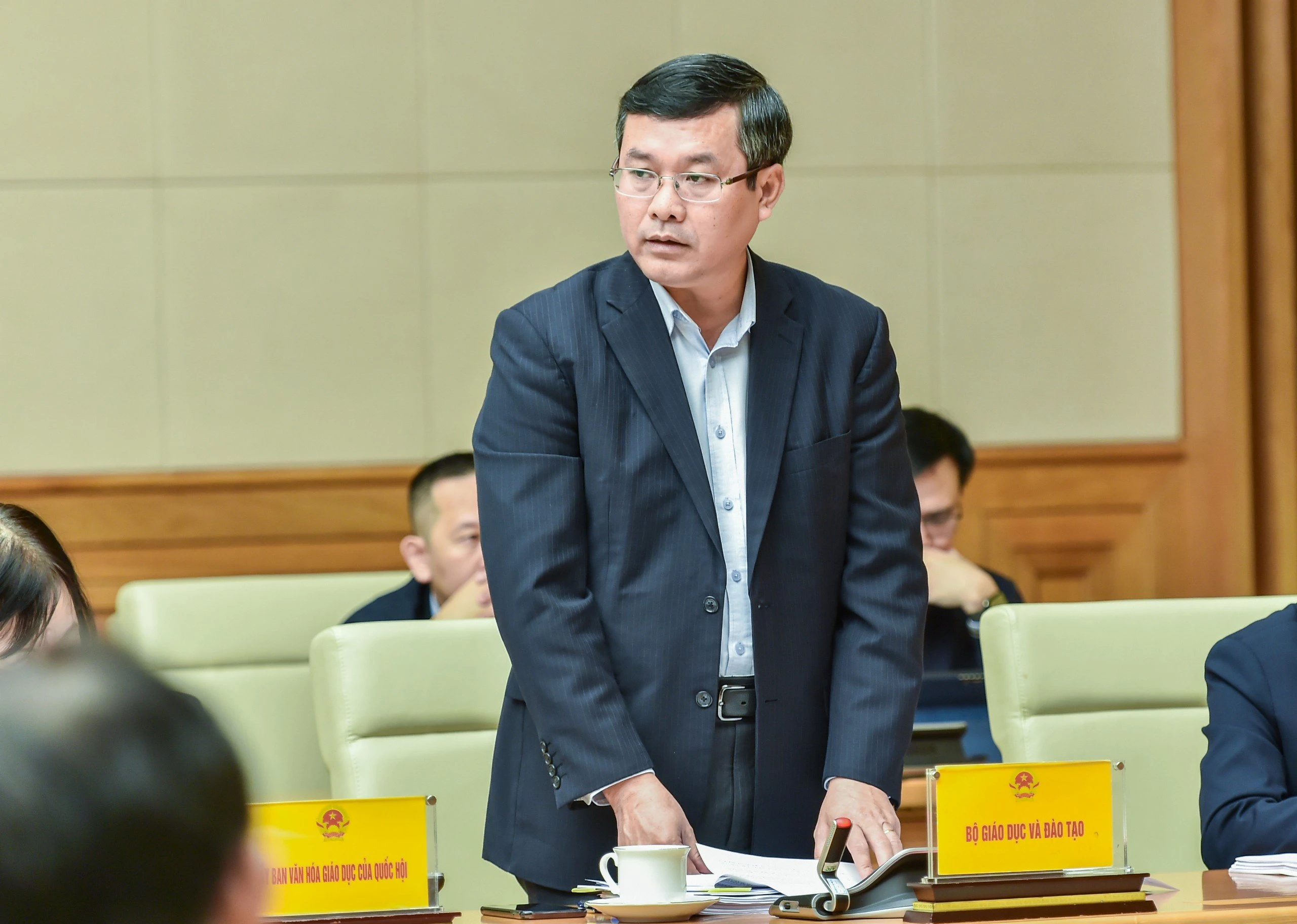 Thứ trưởng Bộ GD&ĐT Nguyễn Văn Phúc báo cáo tóm tắt quá trình xây dựng Chiến lược. Thứ trưởng Bộ GD&ĐT Nguyễn Văn Phúc báo cáo tóm tắt quá trình xây dựng Chiến lược.