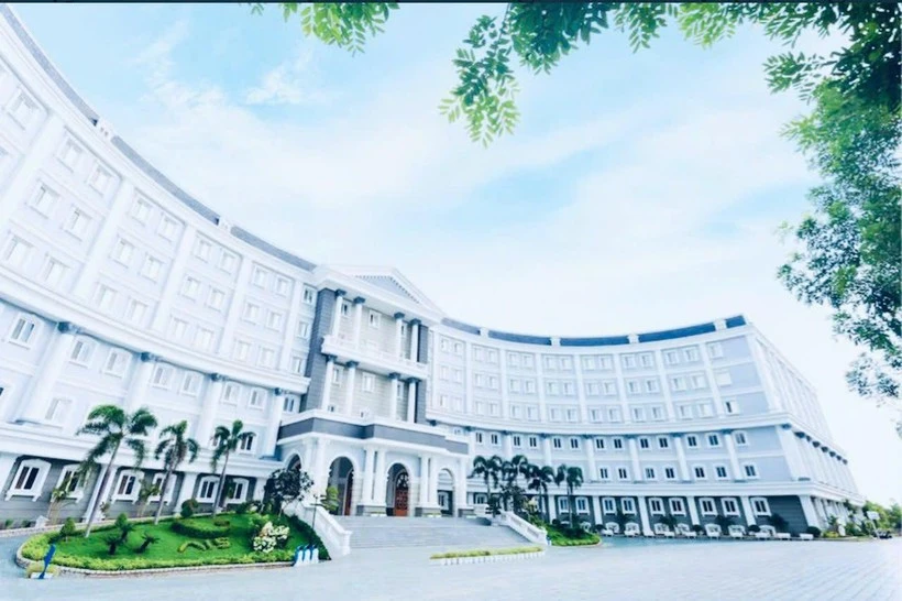 Trường Quốc tế Mỹ Việt Nam nơi xảy ra lùm xùm phụ huynh căng băng rôn đòi nợ Chủ tịch HĐQT MM88b nhà cái. Ảnh: Anh Nguyễn. Trường Quốc tế Mỹ Việt Nam nơi xảy ra lùm xùm phụ huynh căng băng rôn đòi nợ Chủ tịch HĐQT MM88b nhà cái. Ảnh: Anh Nguyễn.
