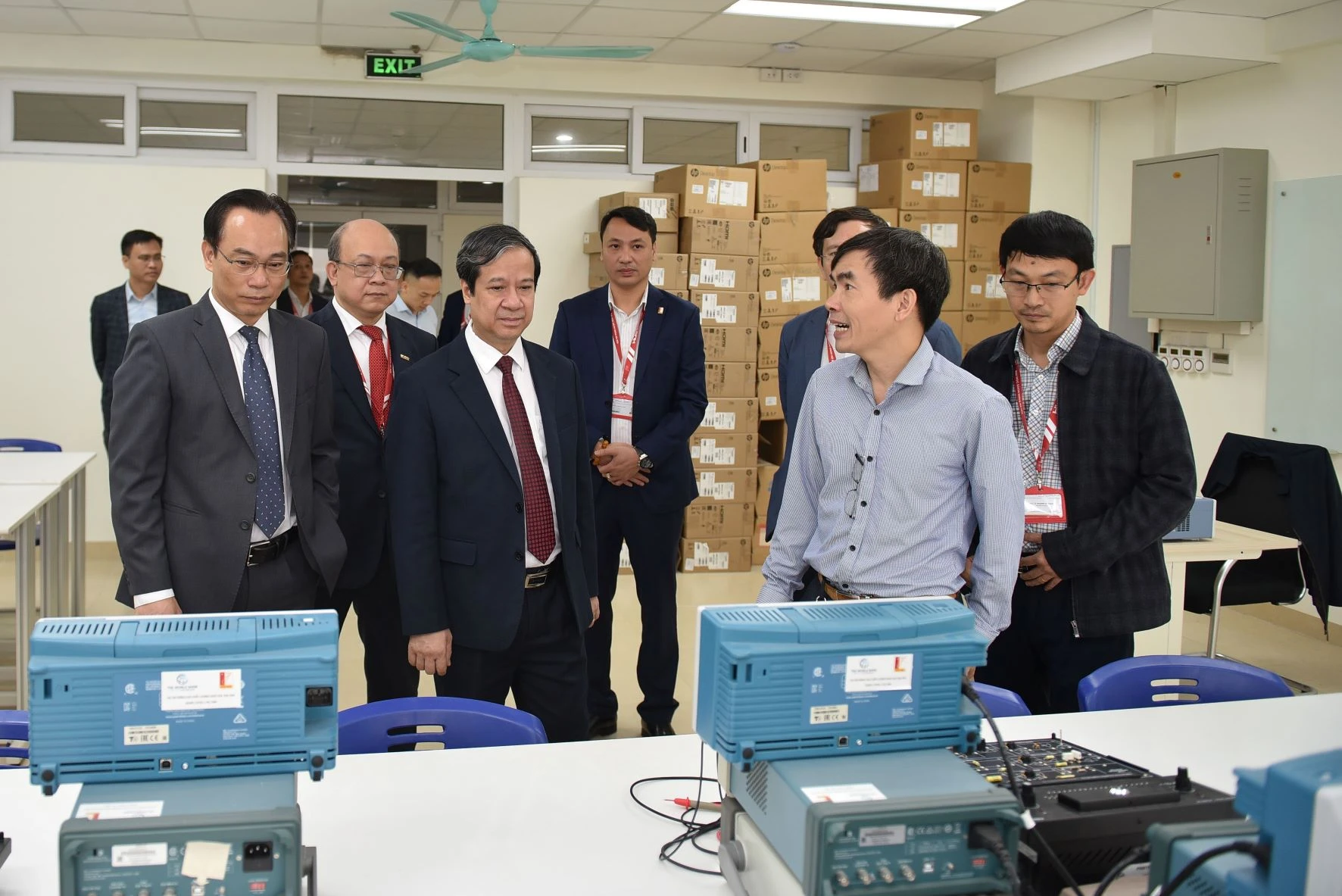 Bộ trưởng Nguyễn Kim Sơn, Thứ trưởng Hoàng Minh Sơn thăm cơ sở vật chất MM888 bảo mật tuyệt đối Bách khoa Hà Nội. Bộ trưởng Nguyễn Kim Sơn, Thứ trưởng Hoàng Minh Sơn thăm cơ sở vật chất MM888 bảo mật tuyệt đối Bách khoa Hà Nội.