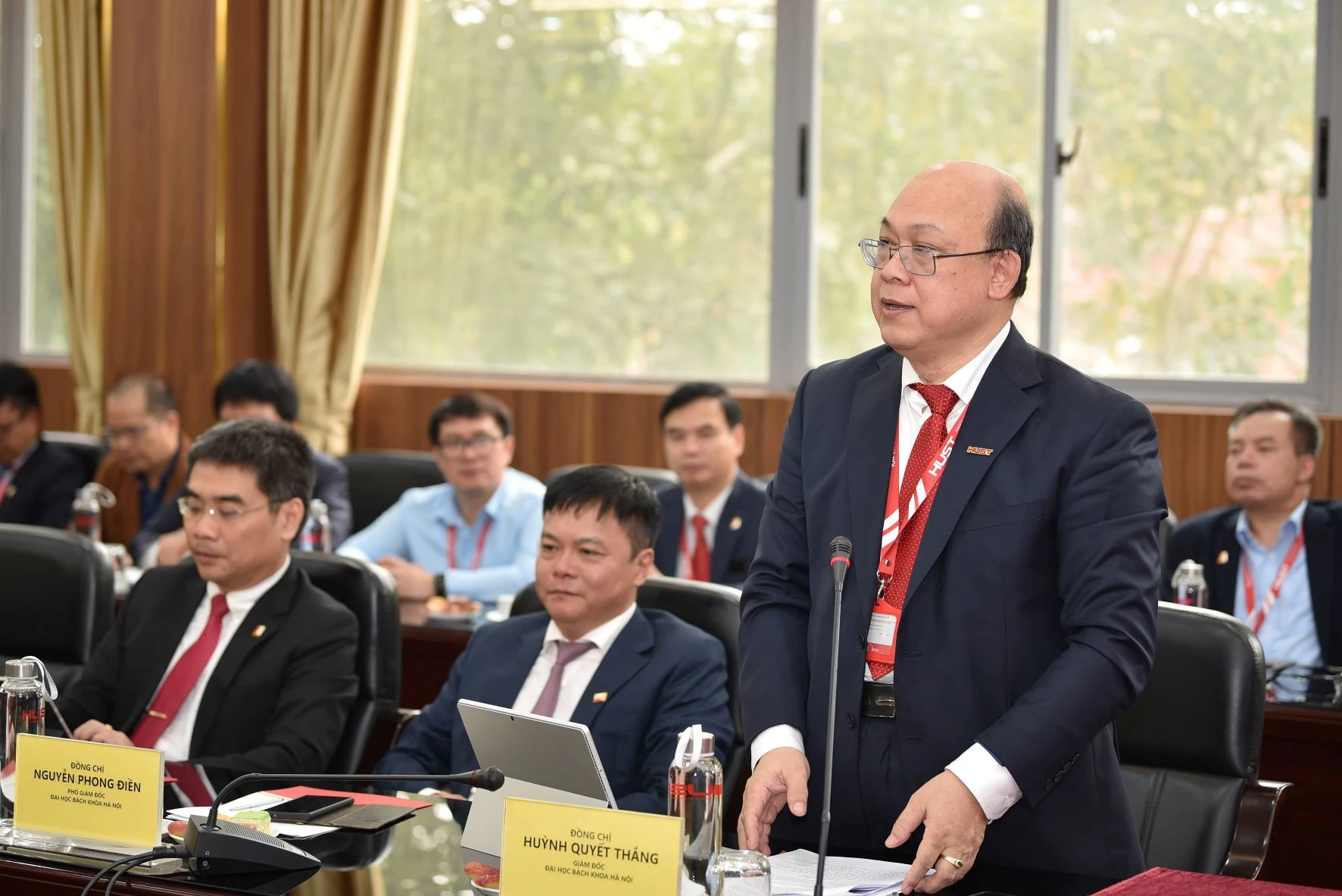 Giám đốc MM888 bảo mật tuyệt đối Bách khoa Hà Nội Huỳnh Quyết Thắng đã báo cáo tại buổi làm việc. Giám đốc MM888 bảo mật tuyệt đối Bách khoa Hà Nội Huỳnh Quyết Thắng đã báo cáo tại buổi làm việc.