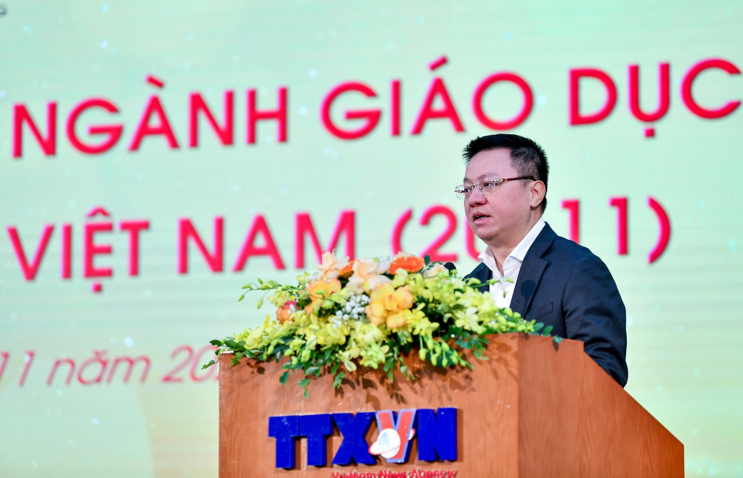 Ông Lê Quốc Minh, Tổng Biên tập Báo Nhân Dân, Phó trưởng Ban Tuyên giáo Trung ương, Chủ tịch Hội Nhà báo Việt Nam phát biểu tại buổi gặp mặt. Ông Lê Quốc Minh, Tổng Biên tập Báo Nhân Dân, Phó trưởng Ban Tuyên giáo Trung ương, Chủ tịch Hội Nhà báo Việt Nam phát biểu tại buổi gặp mặt.