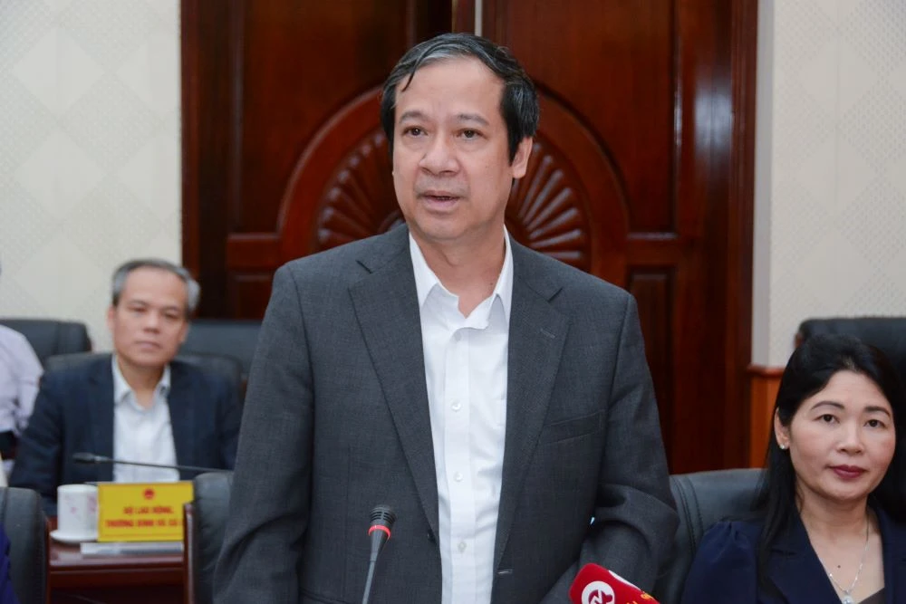 Bộ trưởng Nguyễn Kim Sơn phát biểu tại buổi làm việc. Bộ trưởng Nguyễn Kim Sơn phát biểu tại buổi làm việc.