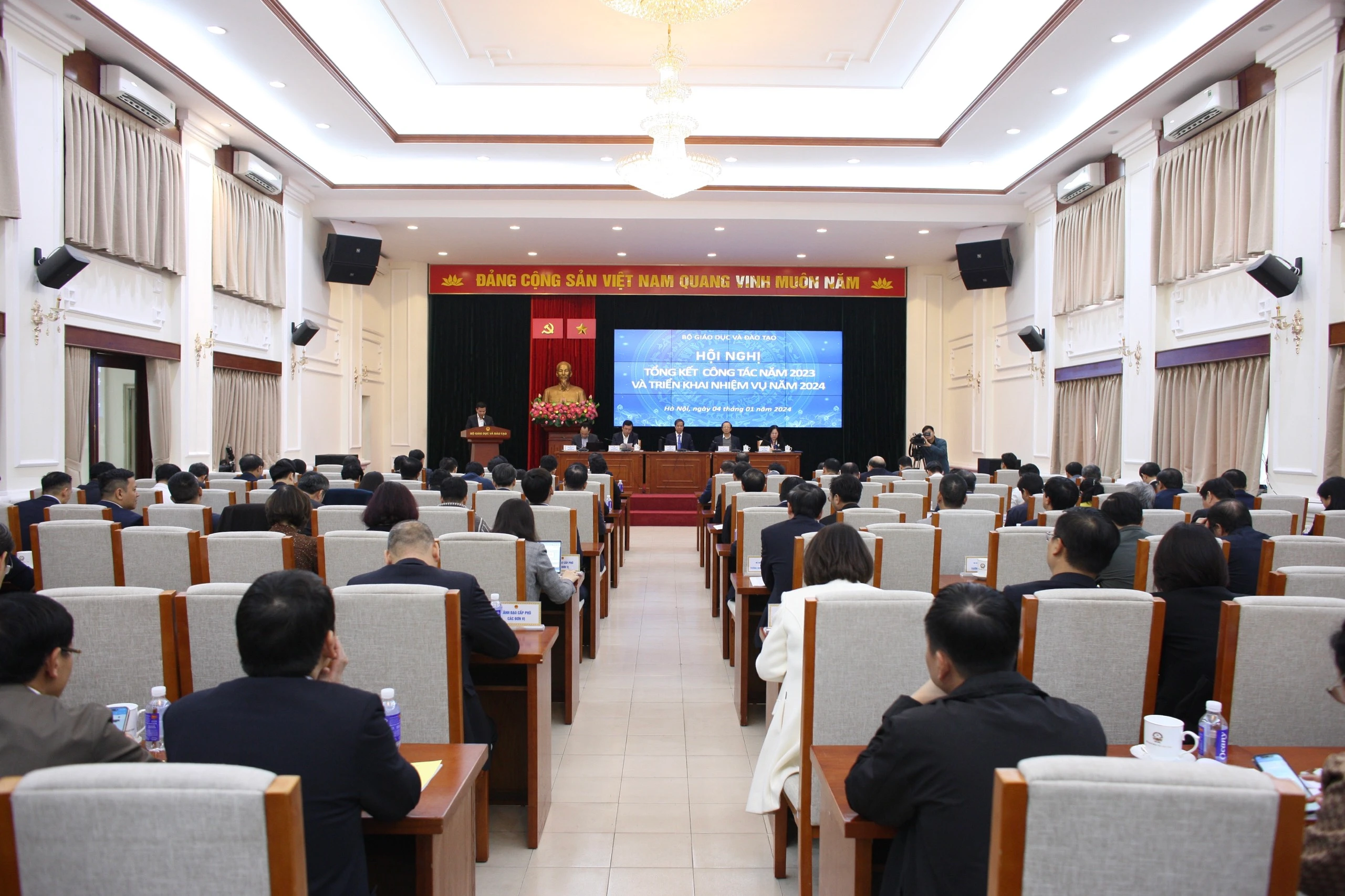 Toàn cảnh Hội nghị. Toàn cảnh Hội nghị.