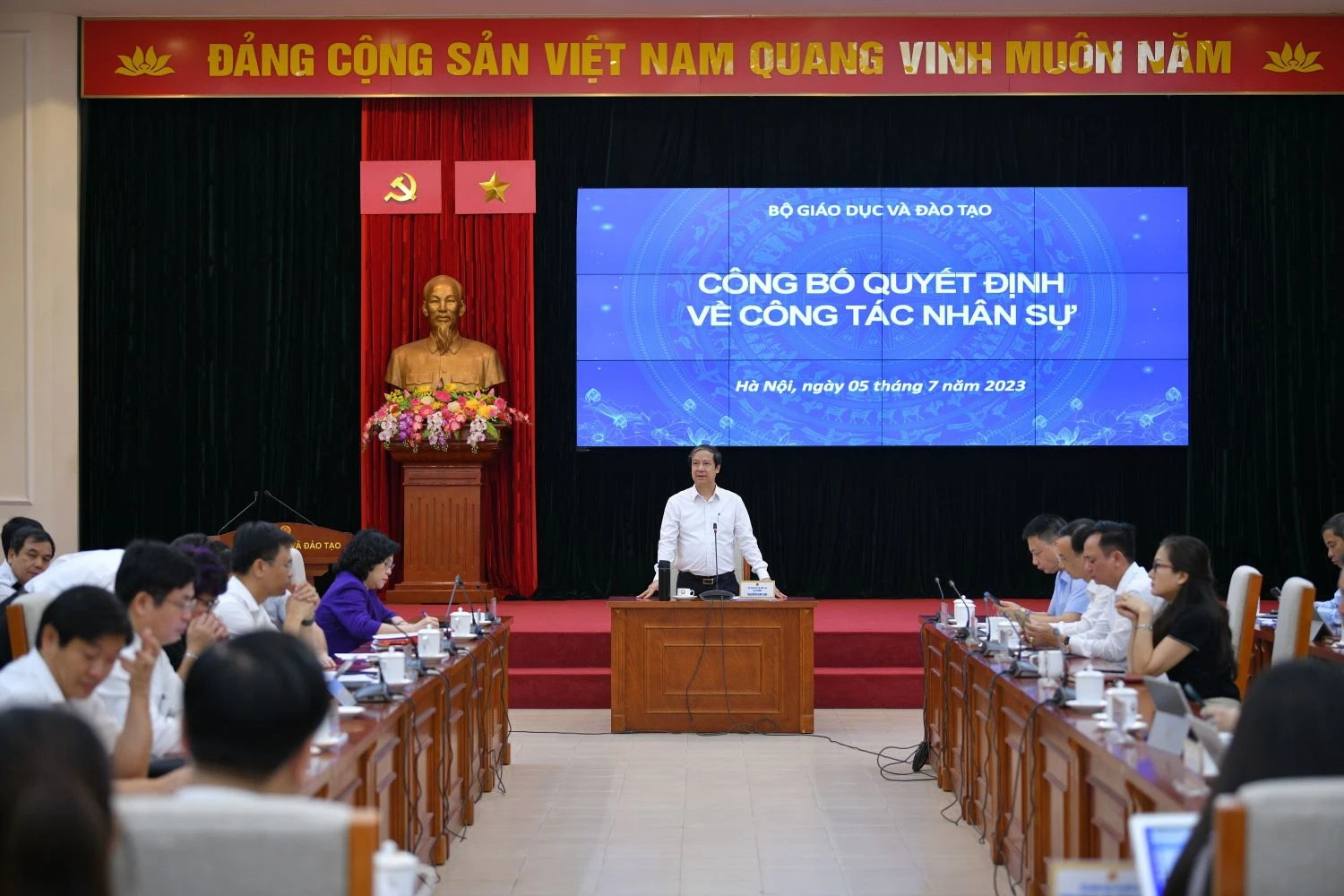Trong sáng 5/7, Bộ GD&amp;ĐT cũng công bố một số quyết định về công tác nhân sự.
