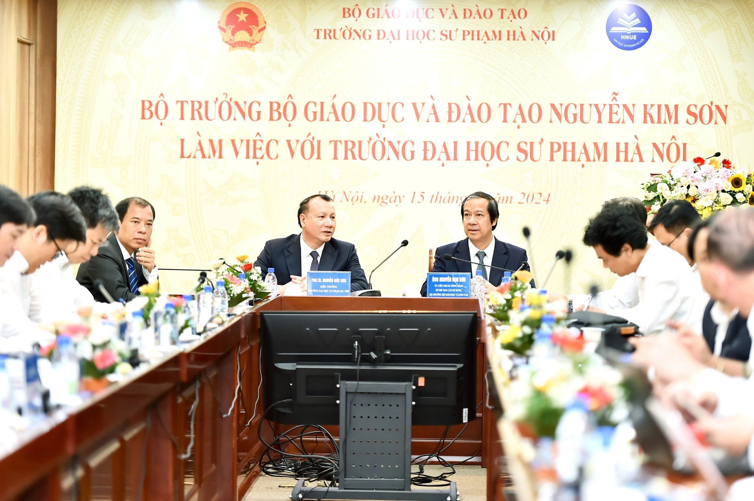 Bộ trưởng Nguyễn Kim Sơn làm việc với Trường ĐH Sư phạm Hà Nội. Bộ trưởng Nguyễn Kim Sơn làm việc với Trường ĐH Sư phạm Hà Nội.