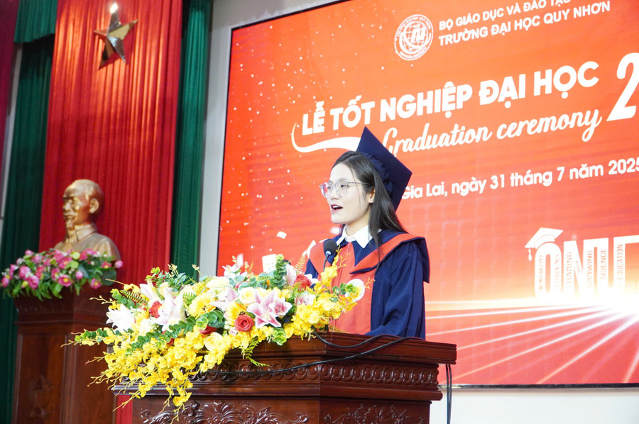 Em Triệu Thị Ngọc Châu, MM888 Việt Nam Tải App lớp Kế toán K44D, Trường MM888 bảo mật tuyệt đối Quy Nhơn gửi lời cảm ơn đến gia đình, thầy cô trong buổi lễ MM88dangnhap nhà cái World Cup 2026. z6858384871430-902aa0c0bfbb19e57dc7a2e109274fae.jpg
