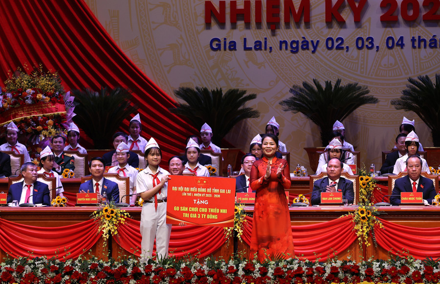2MM88.com trò chơi casino và slot tặng 60 sân chơi cho thiếu nhi trị giá 3 tỷ đồng.
