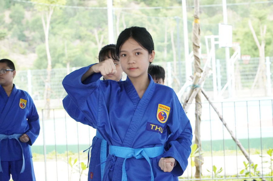 Nữ sinh tự tin học võ Vovinam không chỉ rèn luyện Đăng Ký MM88.COM Ngay +88K mà còn học được tính nhẫn nại, tự bảo vệ bản thân.