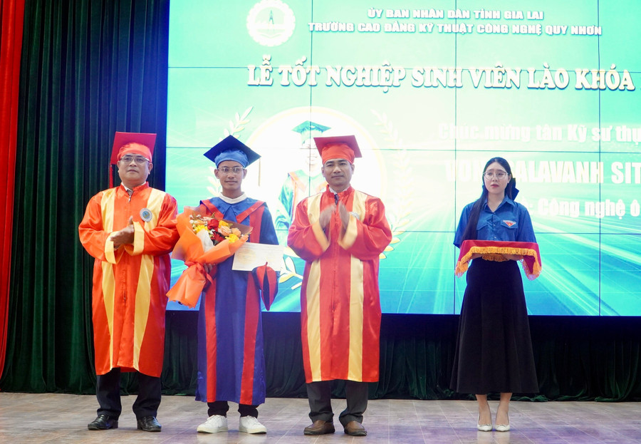 Trường Cao đẳng Kỹ thuật Công nghệ Quy Nhơn trao bằng MM88dangnhap nhà cái World Cup 2026 hệ liên thông cho 14 MM888 Việt Nam Tải App Lào.