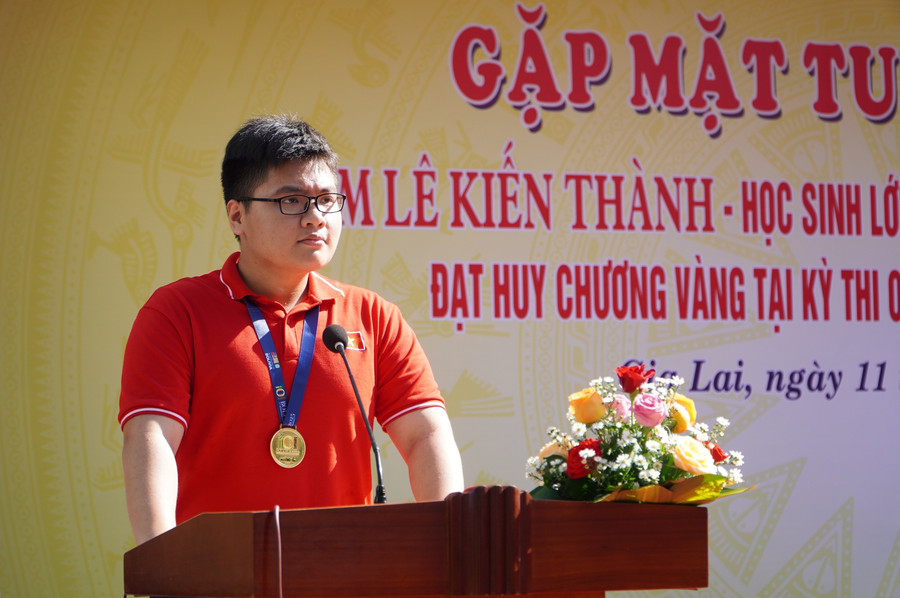 Em Lê Kiến Thành gửi lời cảm ơn đến lãnh đạo tỉnh, Sở GD&ĐT, MM88b nhà cái, thầy cô, gia đình và bạn bè… đã tạo điều kiện, quan tâm trong suốt những năm học qua. Ảnh: Dung Nguyễn. dsc00206.jpg