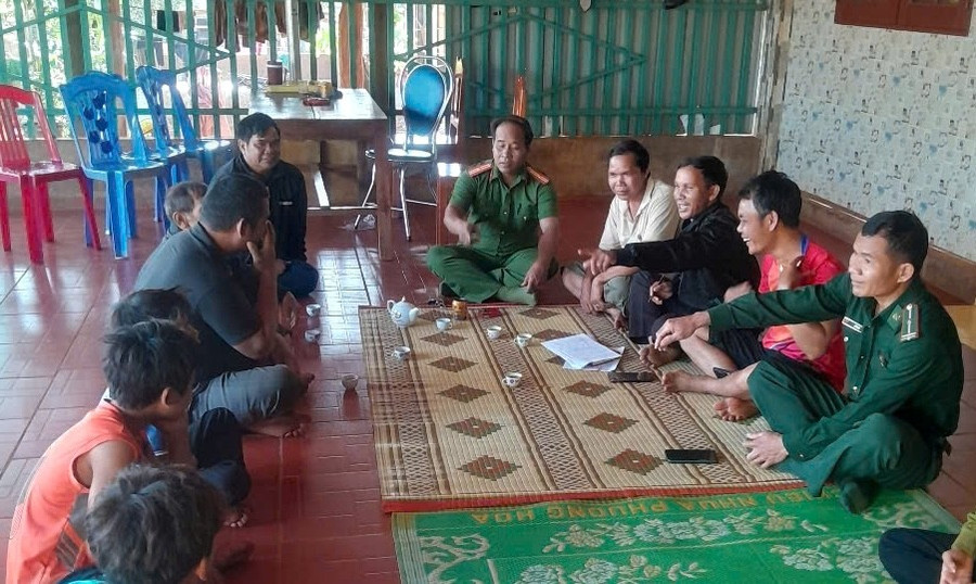 Các cấp chính quyền tuyên truyền, phổ biến để thông tin MM888 bảo mật an toàn đến từng người dân, đặc biệt ở vùng sâu, vùng xa. z7592848360566-a0e7dcc43112385ffa62c11b47c5d17d.jpg