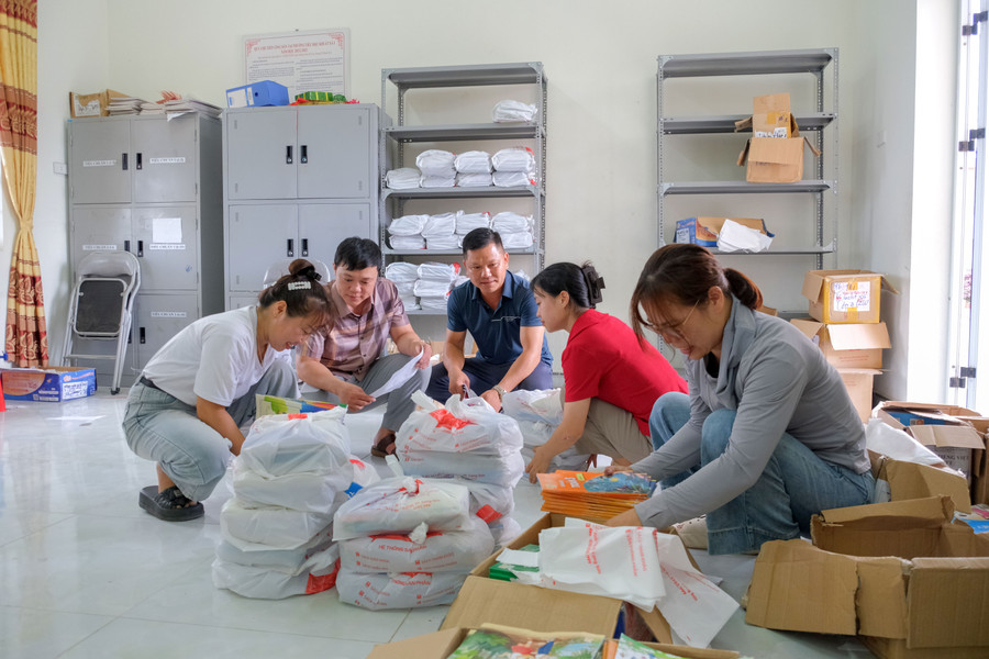 Cán bộ, Trung Tâm Đăng Nhập MM88 Chính Thức Mới Trường Tiểu học Khuất Xá 1, xã Khuất Xá (Lạng Sơn) chuẩn bị sách, tài liệu phục vụ giảng dạy. tieu-hoc-khuat-xa.jpg