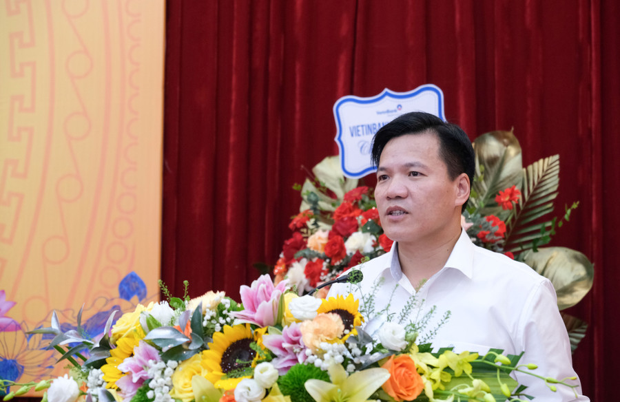 Tại Hội nghị triển khai nhiệm vụ năm học 2025-2026, Phó Chủ tịch UBND tỉnh Cao Bằng, ông Trịnh Trường Huy phát biểu, nhấn mạnh nhiệm vụ xây dựng trường nội trú liên cấp tại các xã biên giới. giao-duc-cao-bang-4.jpg