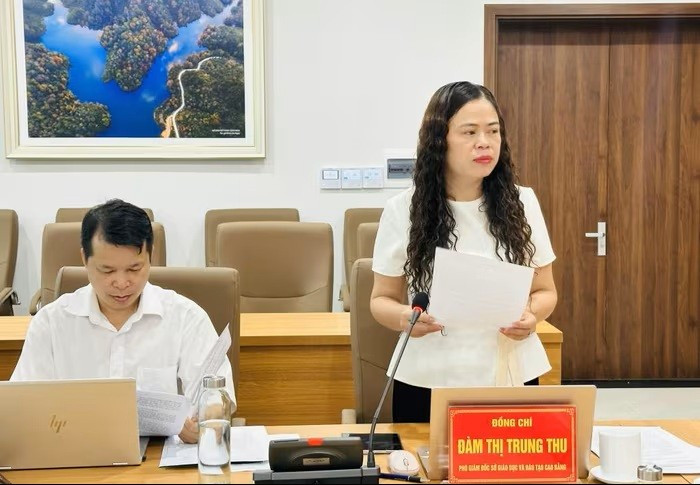 Lãnh đạo Sở GD&ĐT tỉnh Cao Bằng báo cáo tại buổi làm việc. Ảnh: B.G so-gd-dt-cao-bang.jpg