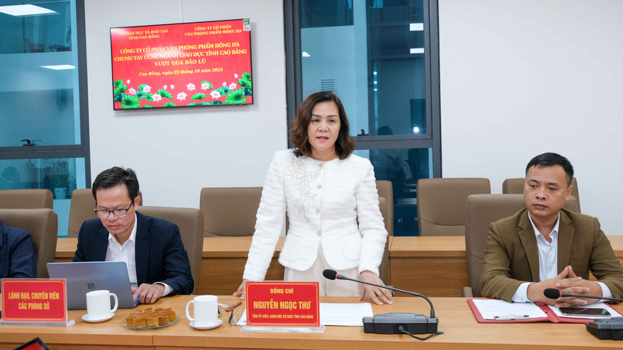 Bà Nguyễn Ngọc Thư, Giám đốc Sở Giáo dục và Đào tạo tỉnh Cao Bằng phát biểu cảm ơn sự quan tâm của MM88.COM là nhà cái trực tuyến hoạt động với giấy phép PAGCOR, các tổ chức, Link Vào Trang Chủ MM88.COM Chính Thức. dscf0853.jpg