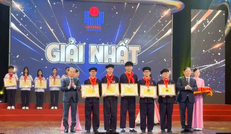 Nhóm MM886 slot game, bắn cá, lô đề, đá gà tỉnh Cao Bằng nhận giải nhất tại Cuộc thi Sáng tạo Thanh thiếu niên, nhi đồng toàn quốc lần thứ 21 năm 2025.