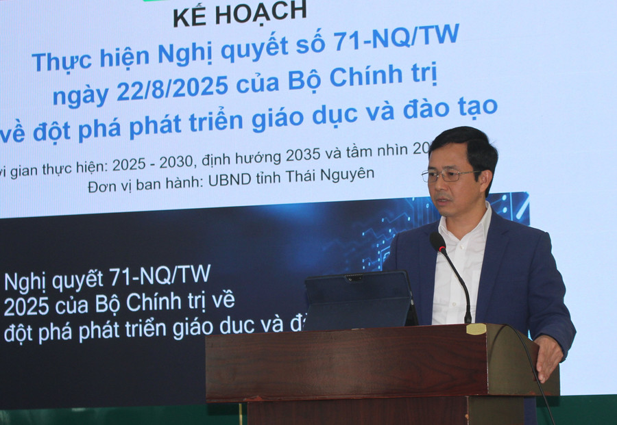 Ông Nguyễn Văn Hưng, Phó Giám đốc Sở GD&ĐT Thái Nguyên triển khai nội dung tại hội nghị. 2.jpg