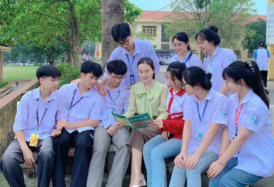 Một giờ đọc sách của cô và trò Trường THPT Sông Công, Thái Nguyên. doc-4.jpg