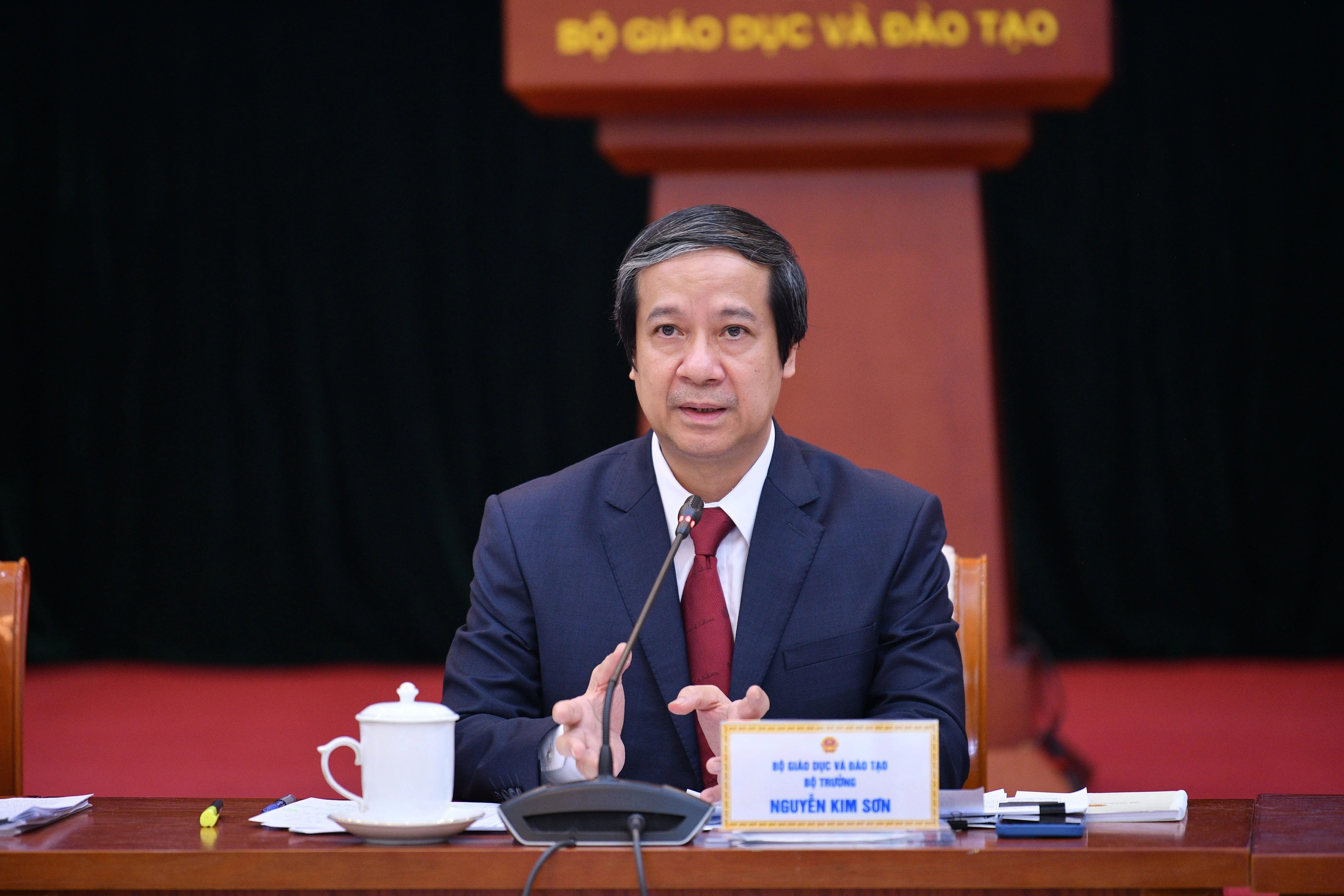 Bộ trưởng Nguyễn Kim Sơn trao đổi với các nhà giáo, CBQL các cơ sở giáo dục MM888 bảo mật tuyệt đối, cao đẳng chiều 15/8.