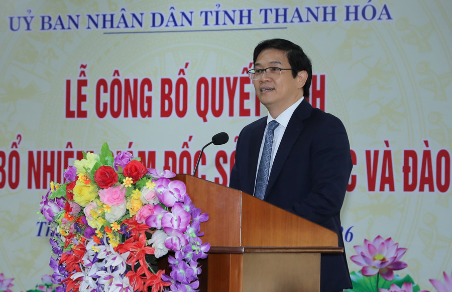Ông Thái Văn Tài, Vụ trưởng Vụ Giáo dục Phổ thông (Bộ GD&ĐT) phát biểu tại hội nghị. anh-cong-bo-6.jpg