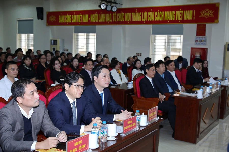 Các đại biểu dự hội nghị. anh-cong-bo-1.jpg