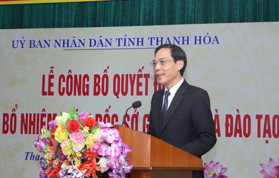 Phó Chủ tịch UBND tỉnh Thanh Hoá Đầu Thanh Tùng phát biểu tại hội nghị. img-9243.jpg