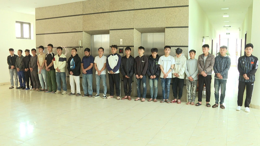 Nhóm thanh niên liên quan đến vụ gây rối trật tự công cộng.