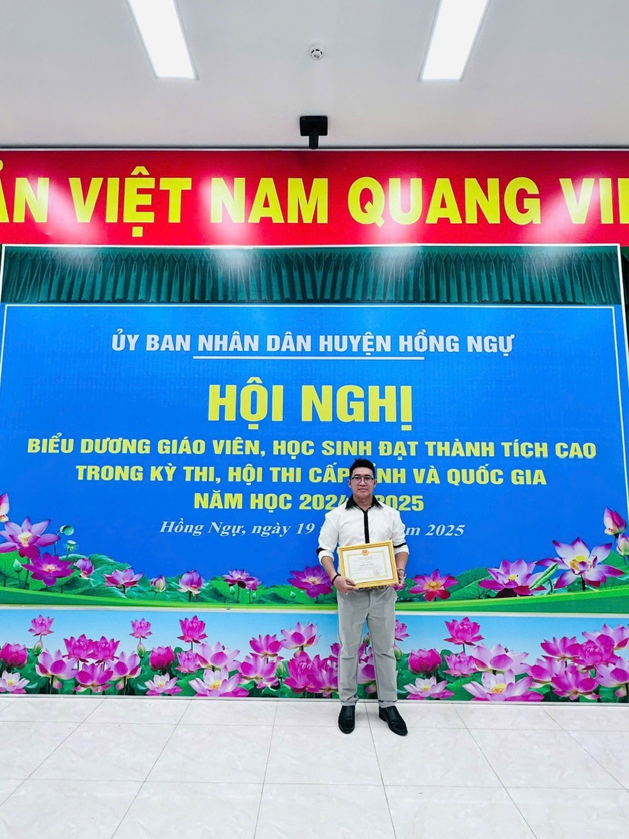 Thầy Ngoãn được biểu dương với thành tích cao trong MM88 đăng nhập, hội thi cấp tỉnh, quốc gia năm học 2024 – 2025. thay-ngoan-3.jpg
