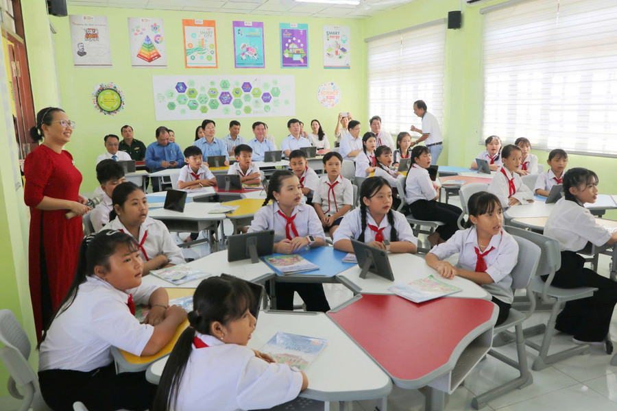 Thời gian qua, ngành Giáo dục tỉnh Đồng Tháp đẩy mạnh áp dụng khoa học công nghệ, chuyển đổi số trong trường học.