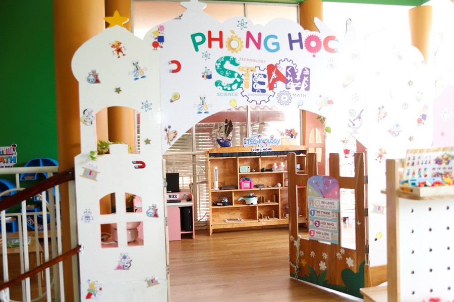 Phòng học STEM tại trường mần non Bông Sen. gvmn3.jpg