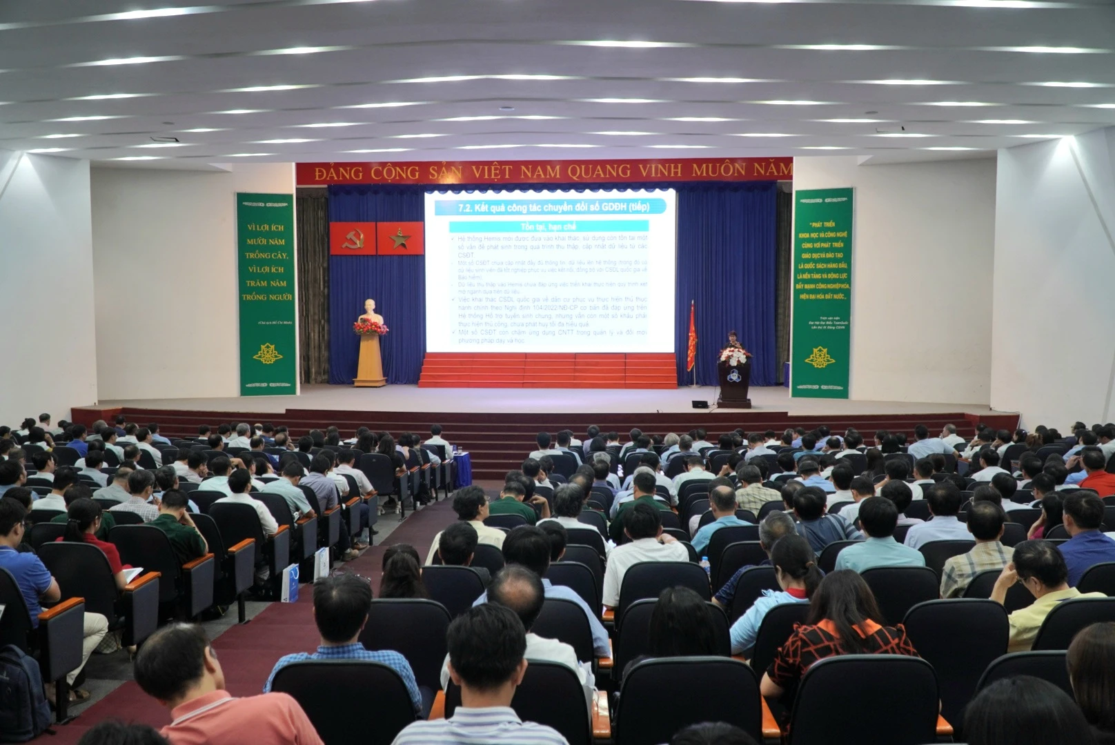 Toàn cảnh Hội nghị diễn ra tại Trường ĐH Bách khoa, ĐH Quốc gia TPHCM. Ảnh: Nguyễn Nhật Toàn cảnh Hội nghị diễn ra tại Trường ĐH Bách khoa, ĐH Quốc gia TPHCM. Ảnh: Nguyễn Nhật