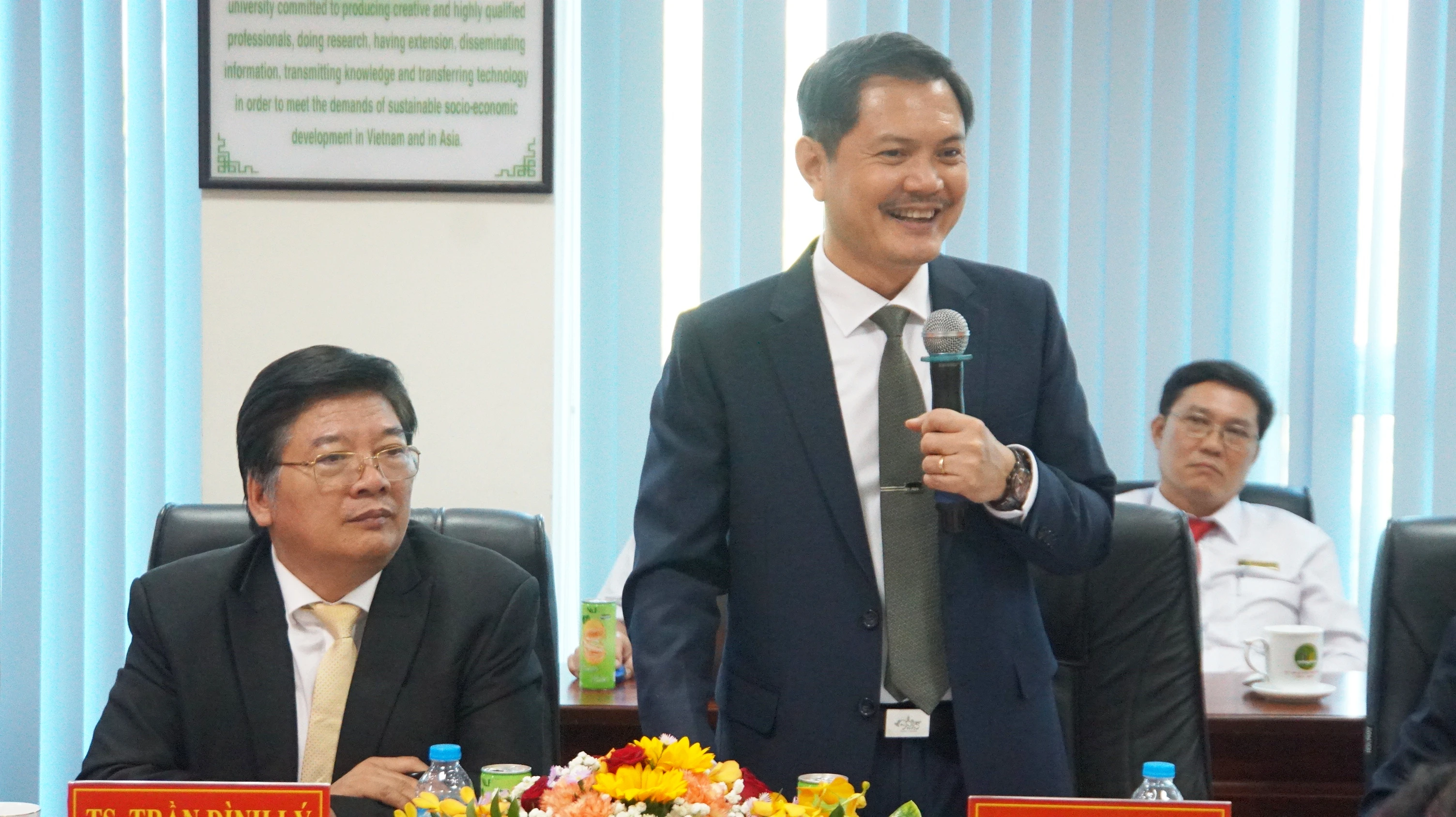 PGS.TS Nguyễn Tất Toàn, Hiệu trưởng MM88b nhà cái. Ảnh: Mạnh Tùng PGS.TS Nguyễn Tất Toàn, Hiệu trưởng MM88b nhà cái. Ảnh: Mạnh Tùng