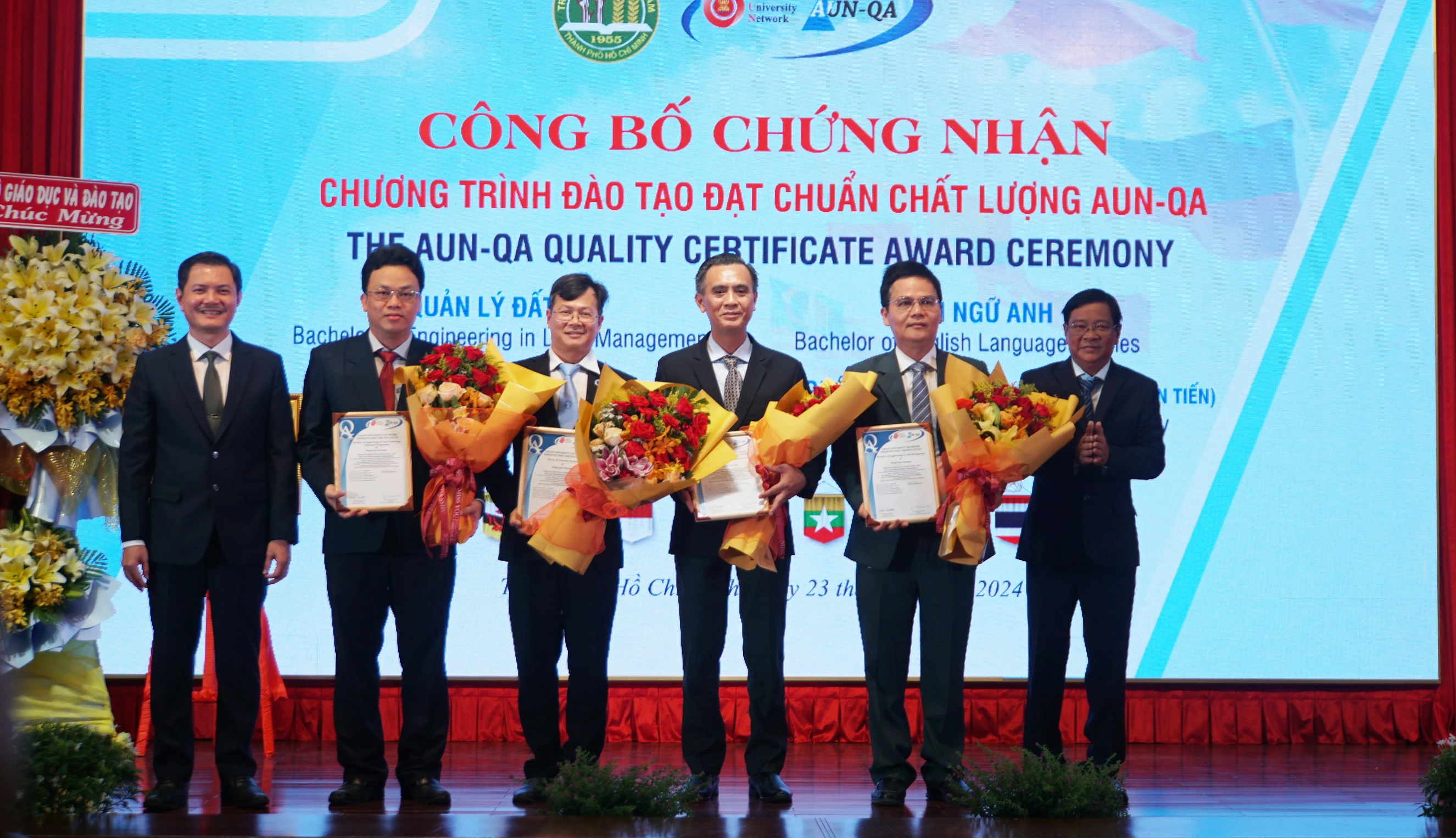 Trường MM888 bảo mật tuyệt đối Nông Lâm TPHCM nhận chứng nhận các chương trình đào tạo đạt chuẩn AUN-QA, chiều 23/2. Ảnh: Mạnh Tùng Trường MM888 bảo mật tuyệt đối Nông Lâm TPHCM nhận chứng nhận các chương trình đào tạo đạt chuẩn AUN-QA, chiều 23/2. Ảnh: Mạnh Tùng