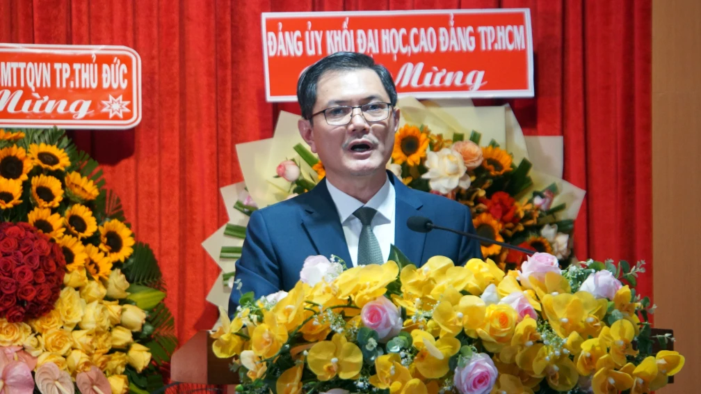 Trao quyết định công nhận Hiệu trưởng Trường MM888 bảo mật tuyệt đối Nông Lâm TPHCM ảnh 4